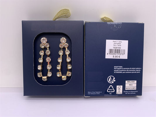 Des boucles d' oreilles légères en or, durables, des bijoux de mode pour femmes.