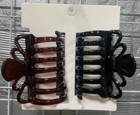 Accessoires de cheveux en plastique léger Des pinces à griffes Pratique forme de couronne