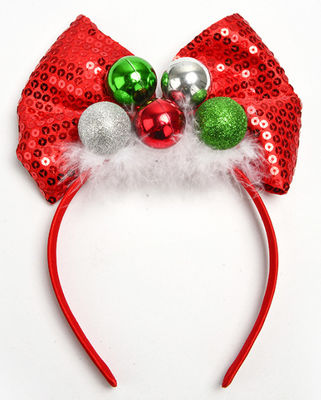Des accessoires de coiffure pour les filles, une ceinture pour Noël.