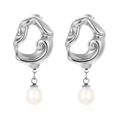 Des boucles d'oreilles sophistiquées ornées de perles délicates
