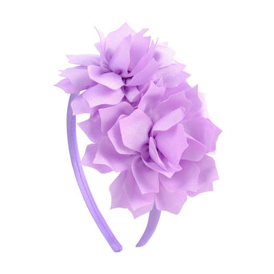 La bande de coiffure à fleurs de style mode pour les occasions décontractées avec un dessin floral