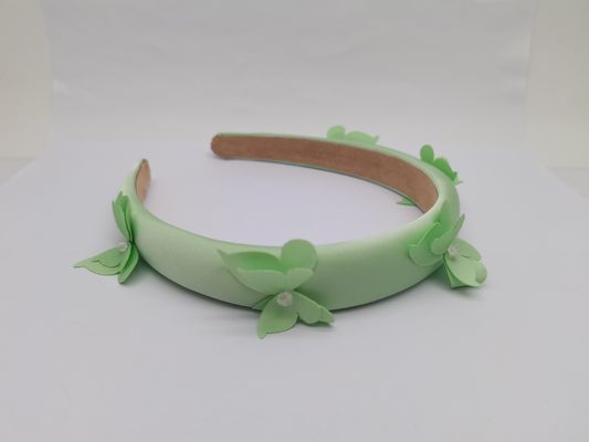 Des papillons verts purs et frais