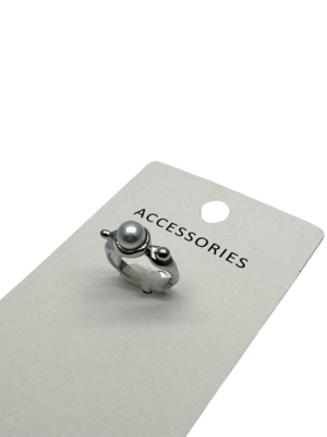 Une bague pour femmes en argent, une perle d'eau douce blanche, réglable, empilable
