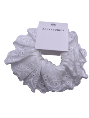 Des pinces à cheveux pour enfants avec des motifs de papillons à arc de fleurs