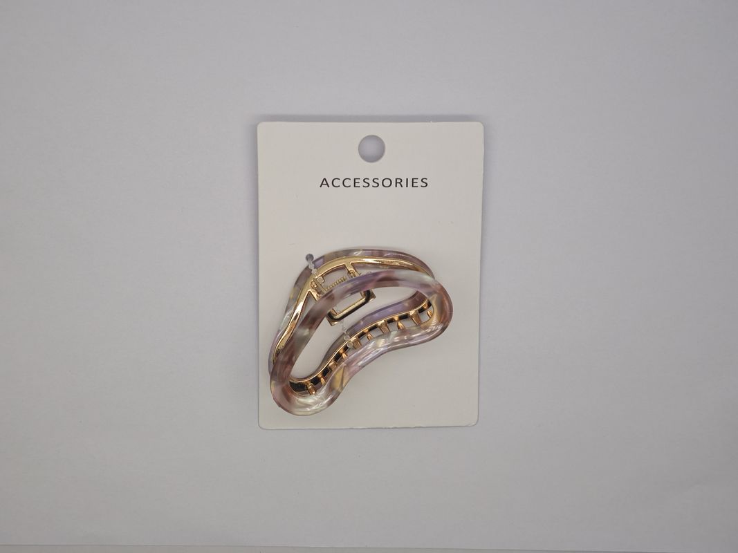 Quantité d'accessoires de cheveux acryliques élégants dans différents modèles pour chaque style et texture
