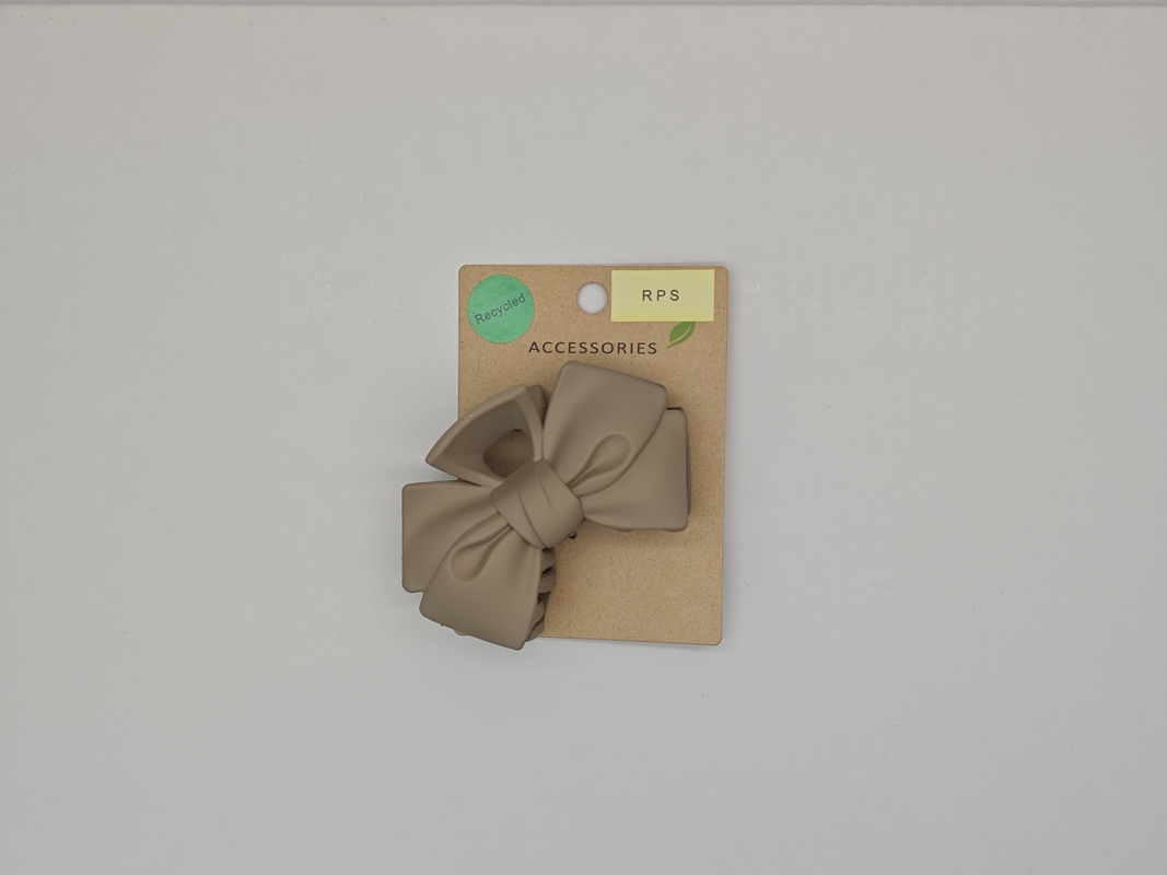 Différents modèles de pinces à griffes en plastique recyclé
